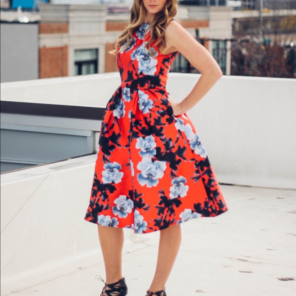 🎄🎄💃🏻RED FLORAL HOLIDAY DRESS 💃🏻🎄🎄