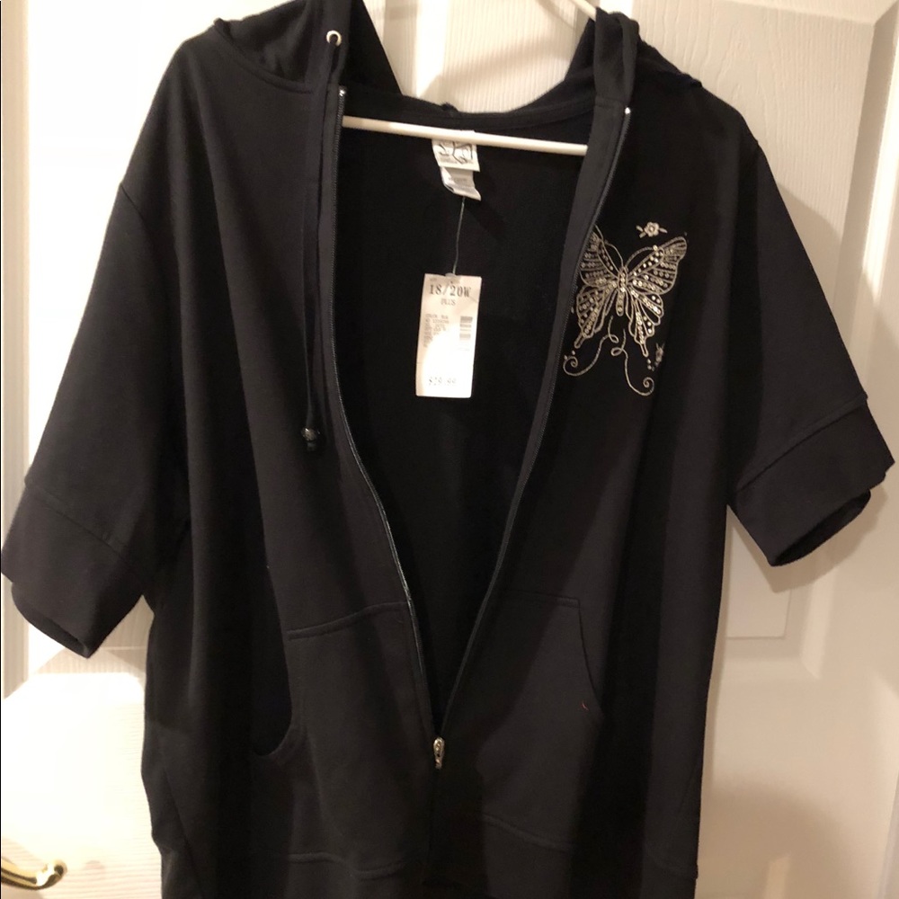 Embroidered Hooded Short Sleeve Sweatshirt