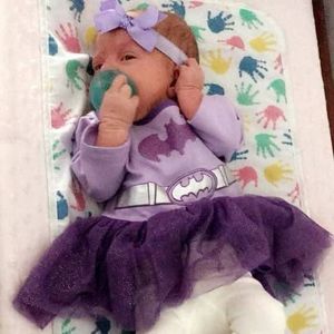 Meet your Posher, Lona