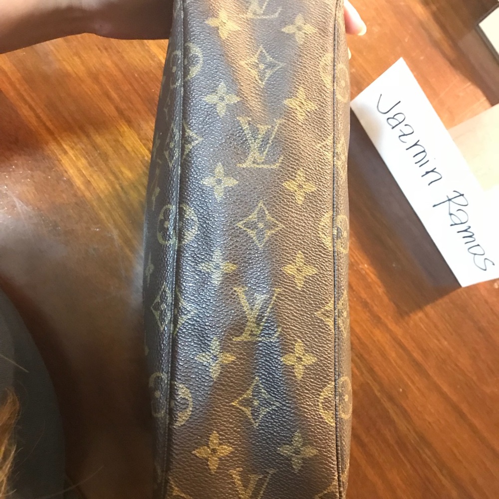 Authentic LV Pouch 28 🎉SOLD🎉 - Picture 2 of 8