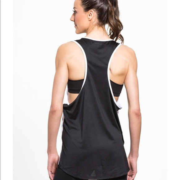 IVY PARK LOGO TANK TOP 💯 AUTH NWT SIZES XS S M L - Picture 2 of 4