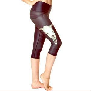 ✨Teeki✨ capri leggings