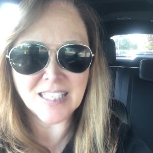 Meet your Posher, Lori