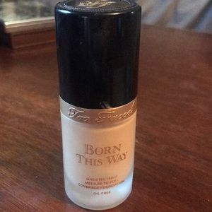 Too Faced Born This Way Oil Free Foundation 💕