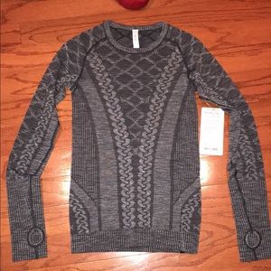 Lululemon RestLess pullover NWT