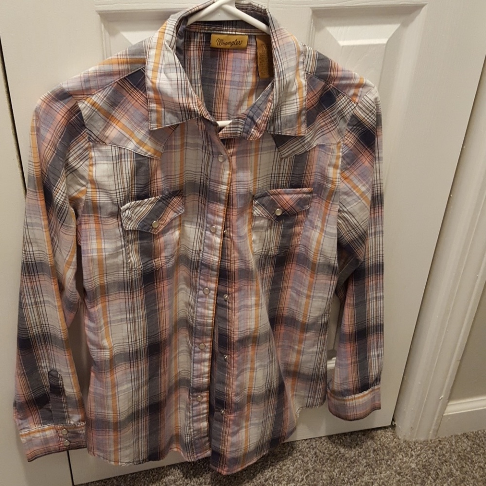 Ladies Wrangler shirt