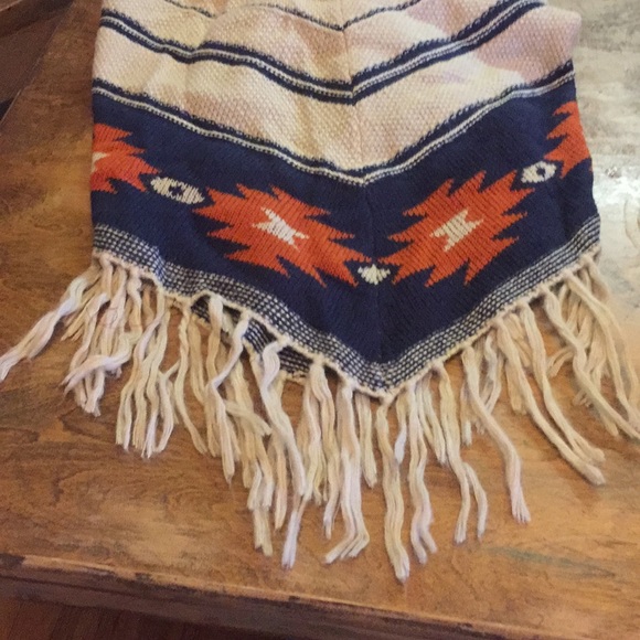 Aztec poncho - Picture 2 of 2
