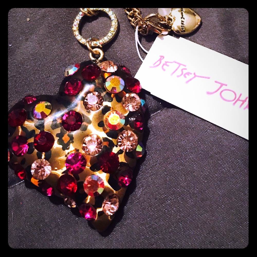 NWT BETSEY JOHNSON NECKLACE SUCH BEAUTY💗
