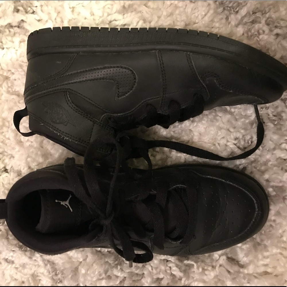 Kids Nike Air Jordan 1 All Black size 2.5