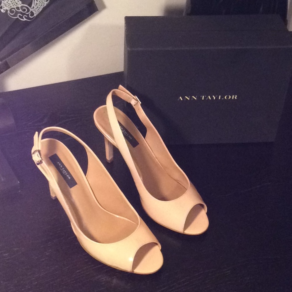 Ann Taylor women’s heels size 9
