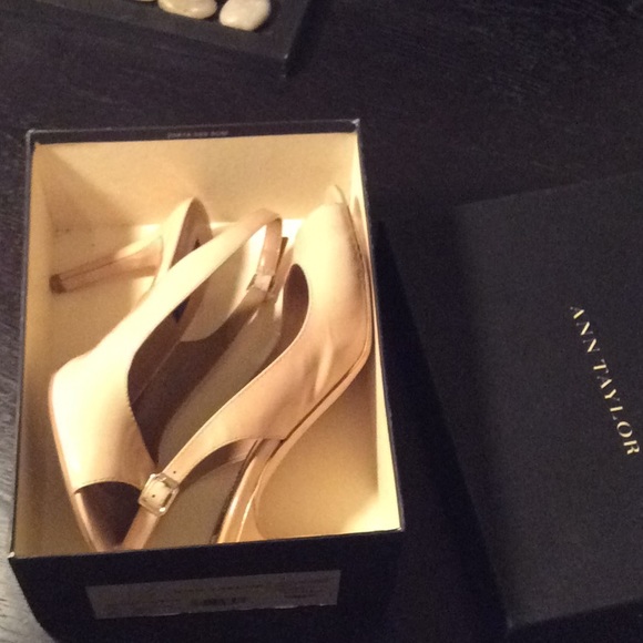 Ann Taylor women’s heels size 9 - Picture 7 of 8