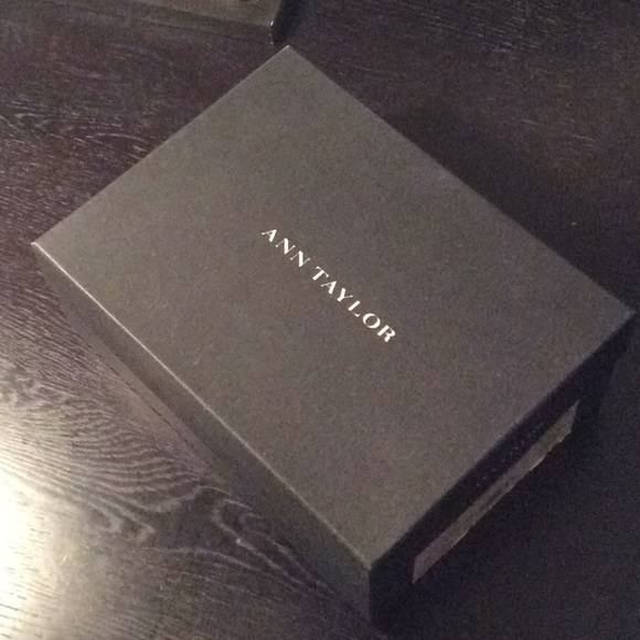 Ann Taylor women’s heels size 9 - Picture 8 of 8