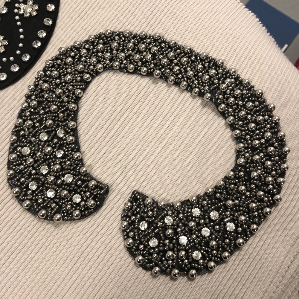 Collar . Each 50 $