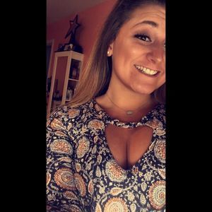 Meet your Posher, Courtney