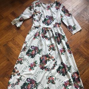 Long sleeved maxi dress with pockets