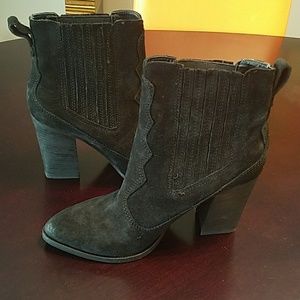 Dolce Vita Black Booties