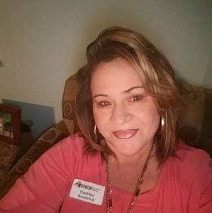 Meet your Posher, Cynthia