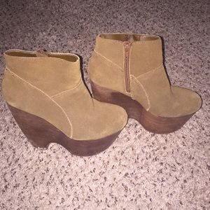 Bakers Wild Suede Platform Booties Sz 7.5