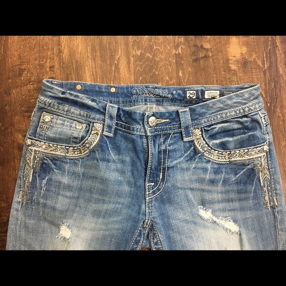 Miss Me Cropped Jeans - Picture 4 of 4