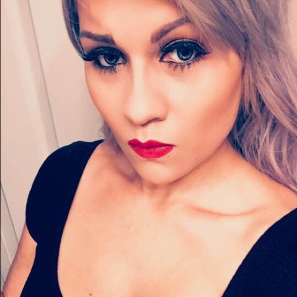 Meet your Posher, Charlien