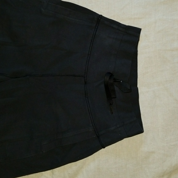 Lululemon cozy pants size 4 - Picture 2 of 3