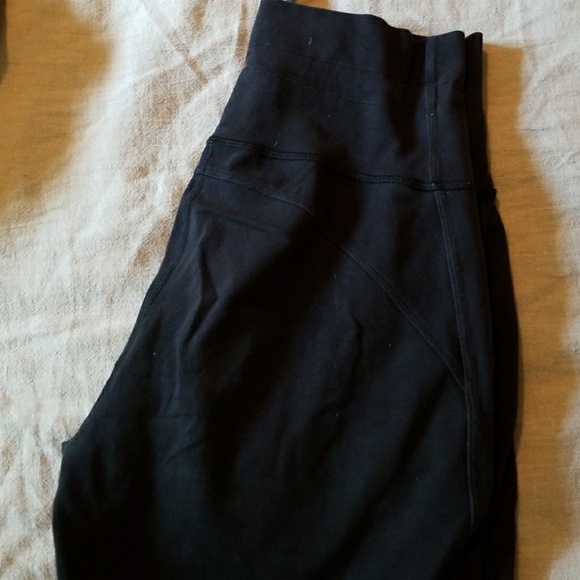 Lululemon cozy pants size 4 - Picture 3 of 3