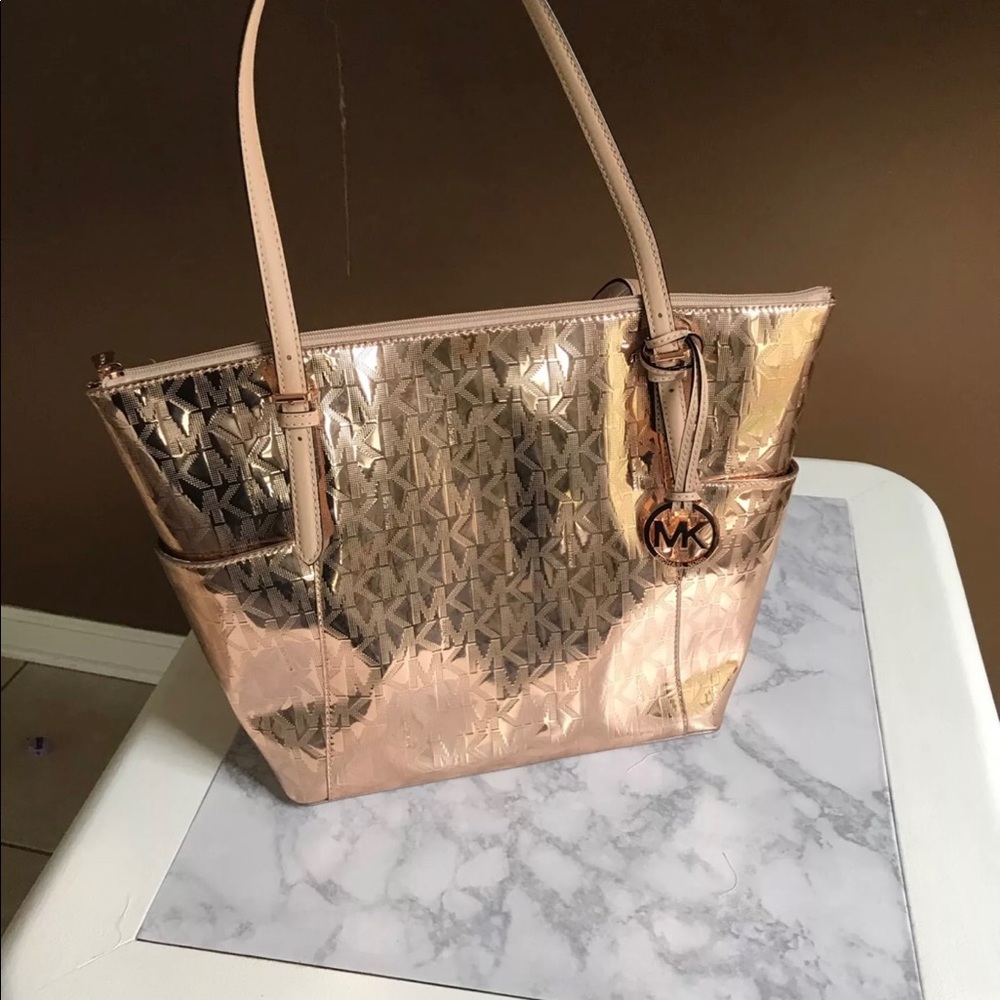 Michael kors rose gold bag