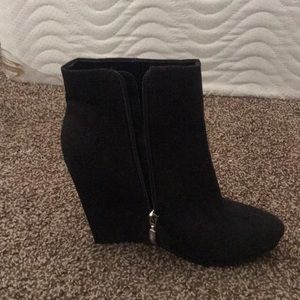 Guess black suede wedges  size 7 nwt