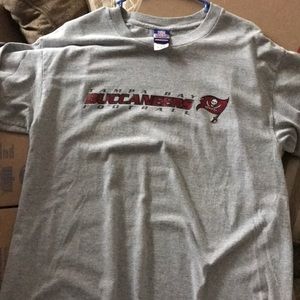 Tampa Bay buccaneers shirt size medium