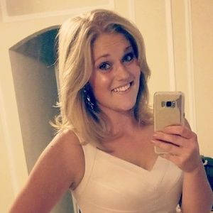 Meet your Posher, Monique