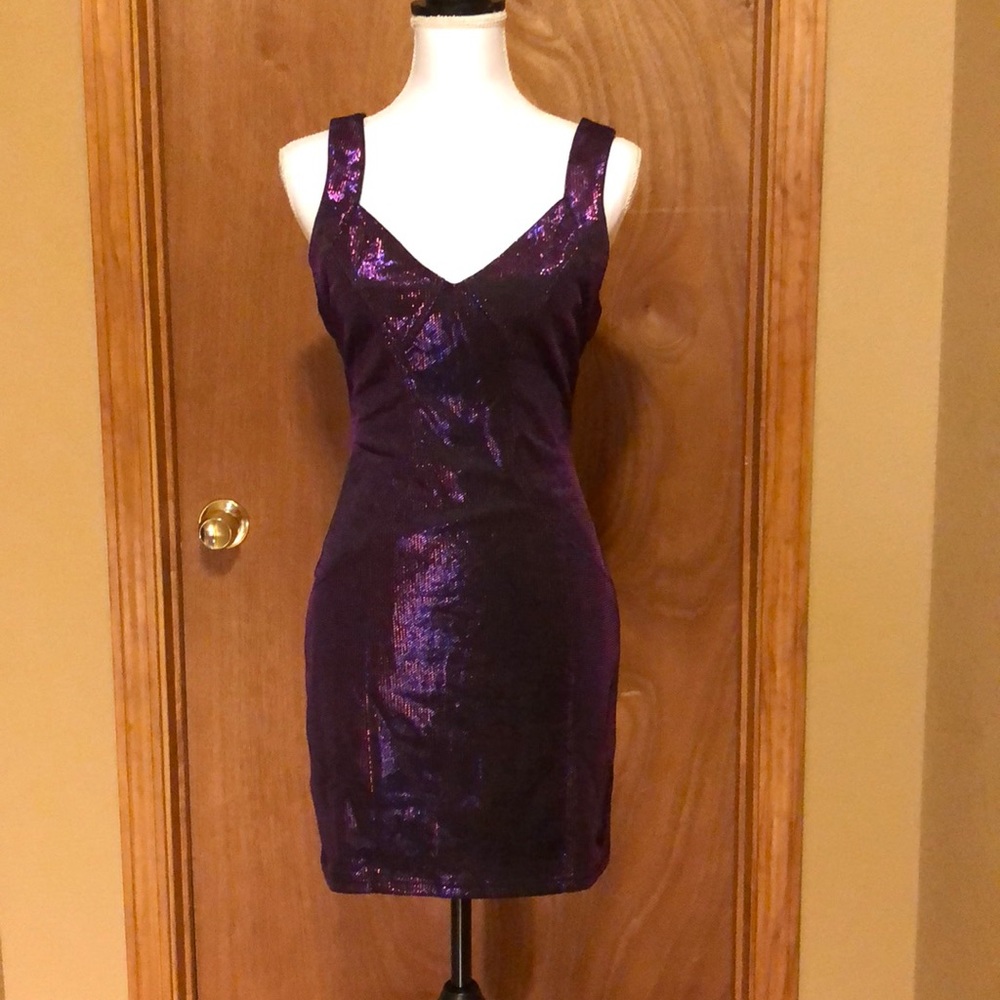 Forever 21 festive party dress sleeveless bodycon