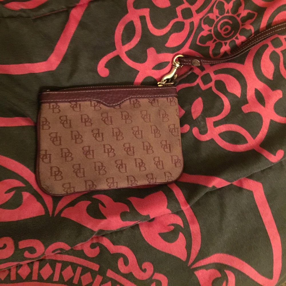 A dooney An Burke wristlet