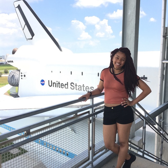 Meet Your Posher ☺️ - Picture 3 of 8