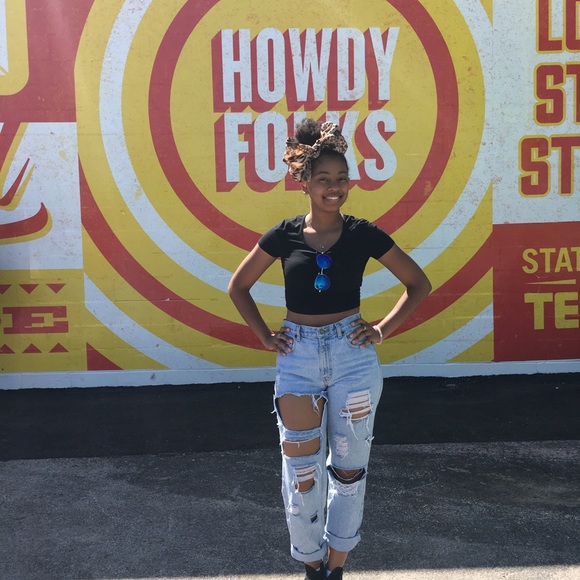 Meet Your Posher ☺️ - Picture 5 of 8