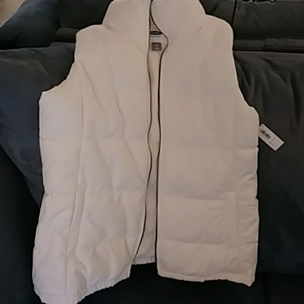 Old Navy Puffer Vest Small NWT