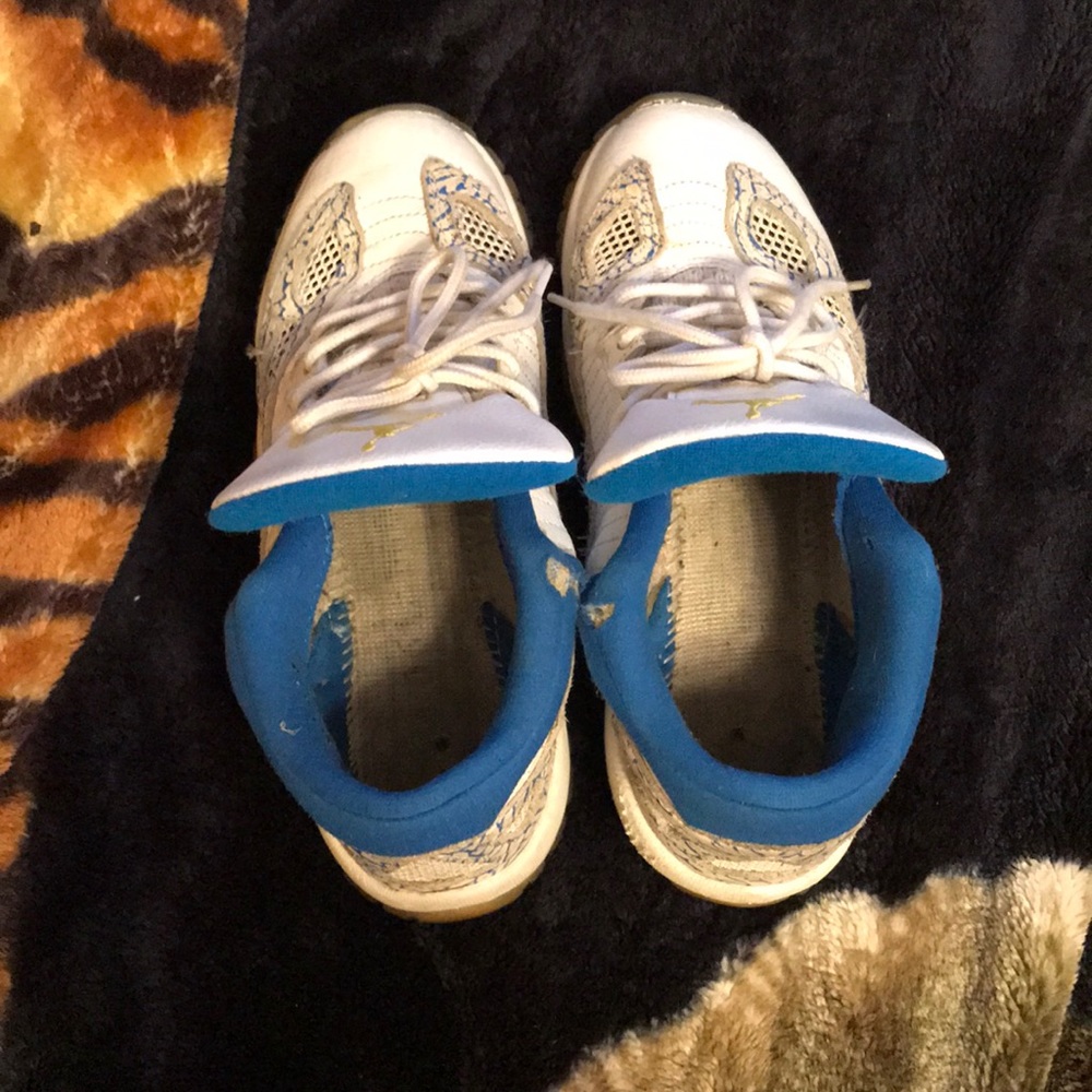 Retro Jordan 11s Argan blue/Zest white