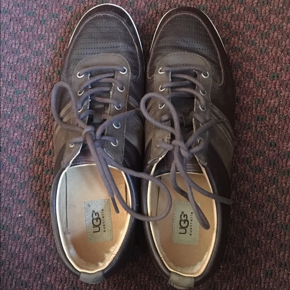 UGGS - Picture 2 of 8