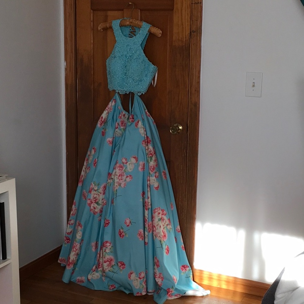 Sherri Hill prom dress