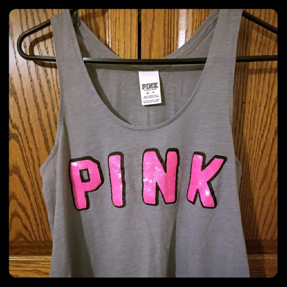VS pink tank