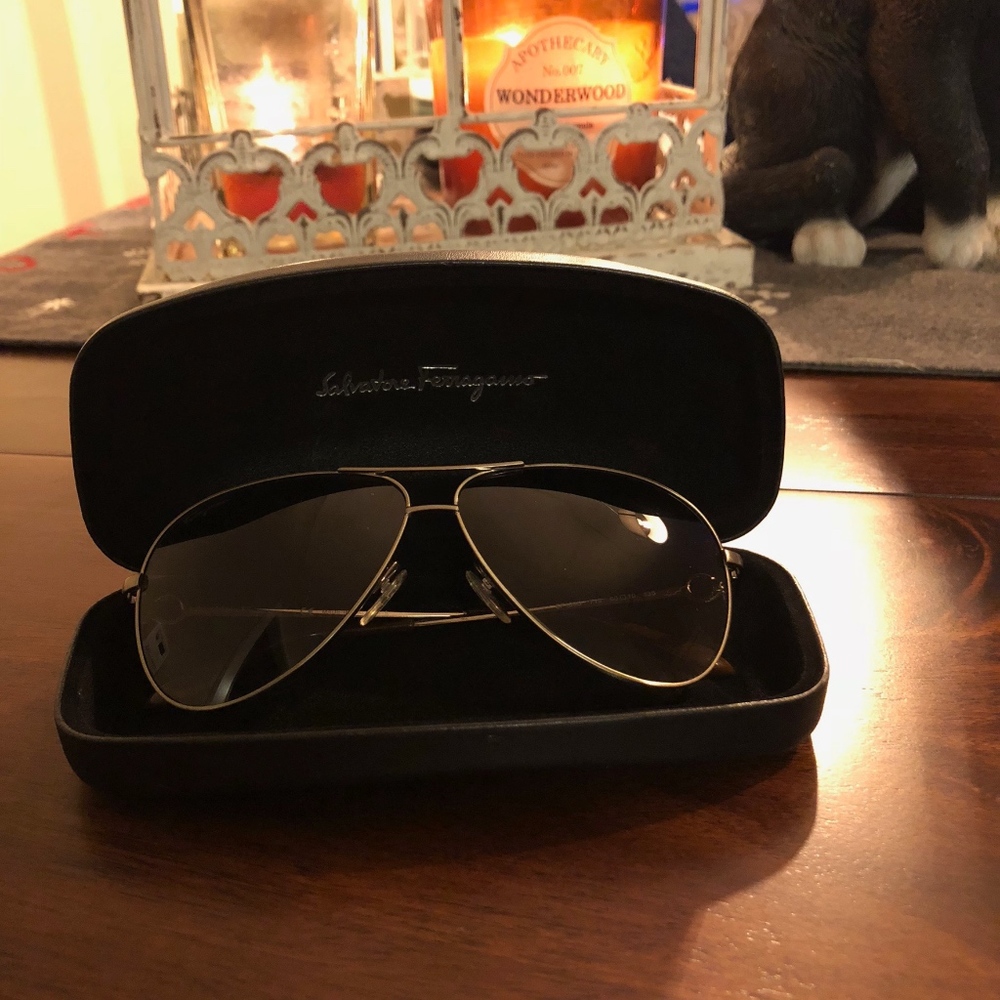 🎀Ferragamo Sunnies! LIKE NEW!! 150 OBO!!🎀