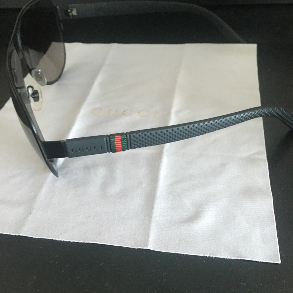Gucci’s Glasses - Picture 3 of 6