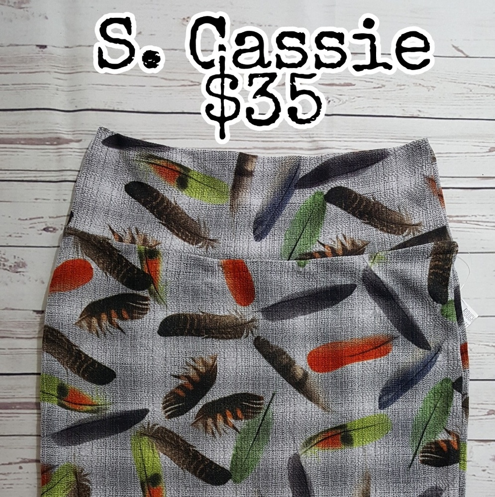 LULAROE LLR Unicorn Cassie Skirt Feathers