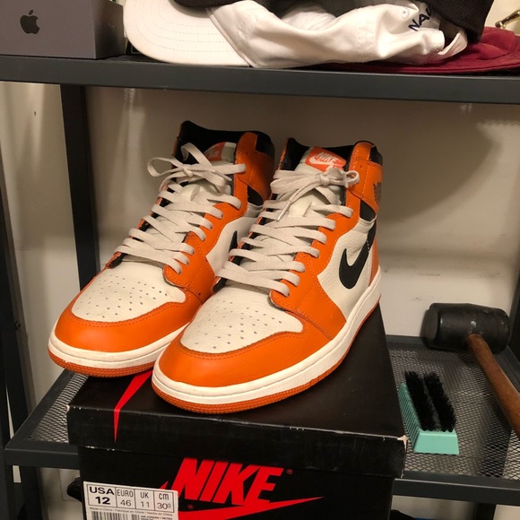 Air Jordan Reverse shatterbackboards - Picture 3 of 7