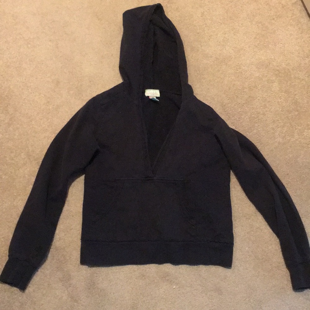 Black  V neck sweatshirt.