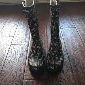 Flower / polka Dot Rain boots