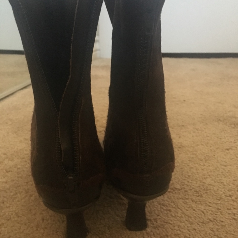 Boots - Picture 3 of 3