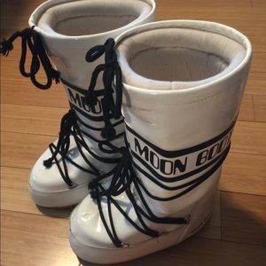 Moon Boots