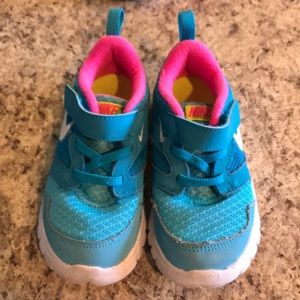 Toddler nike shoes