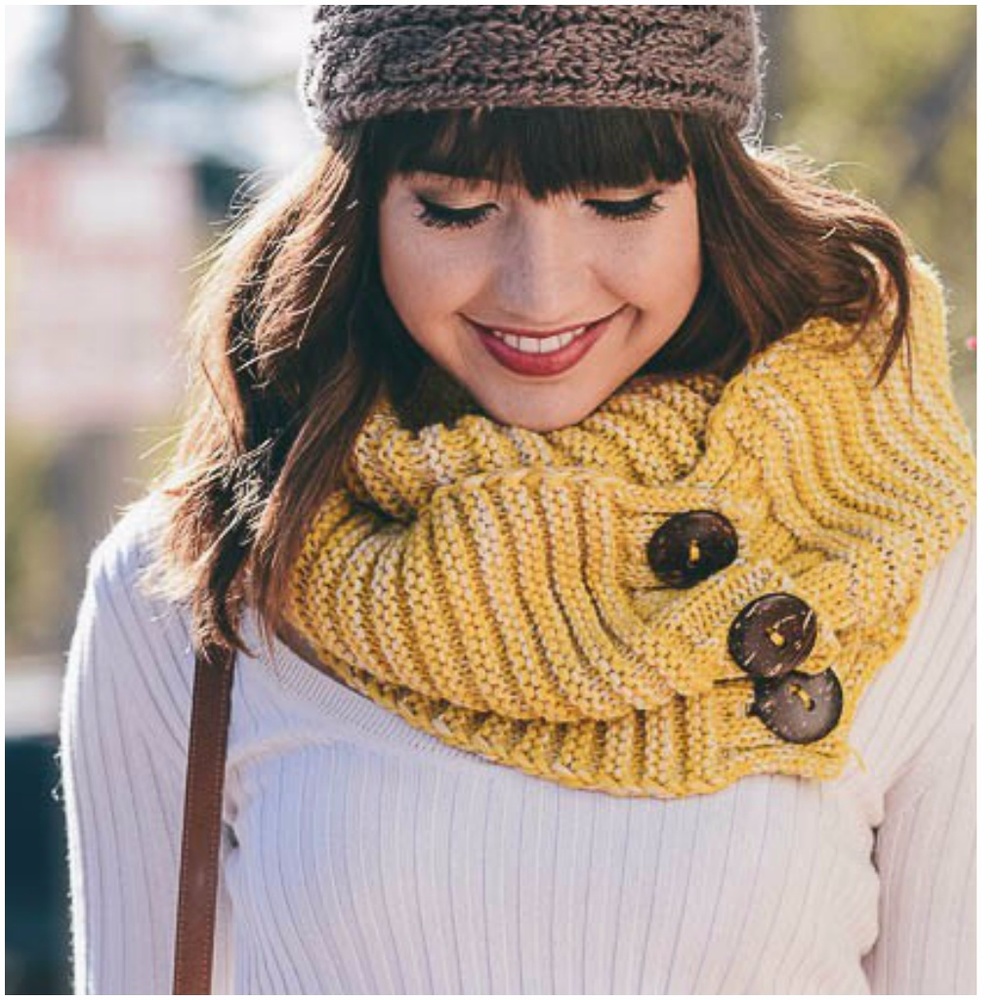 button up // knit buttoned cowl in marled mustard - Picture 3 of 4