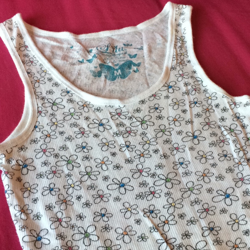 White Daisy Tank